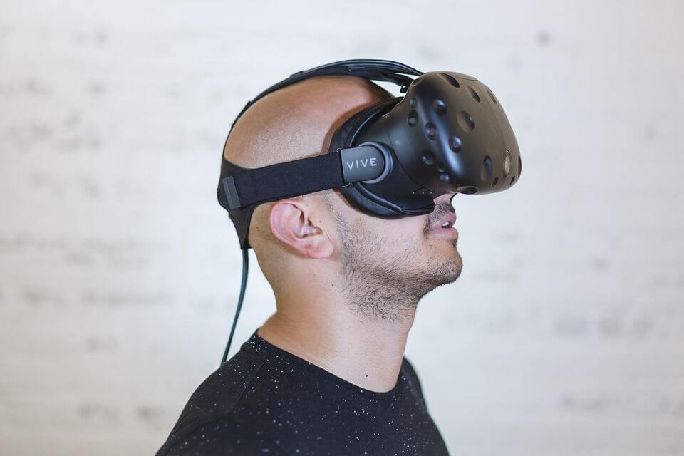 Ezra-Beyman-Virtual-Reality-compressor